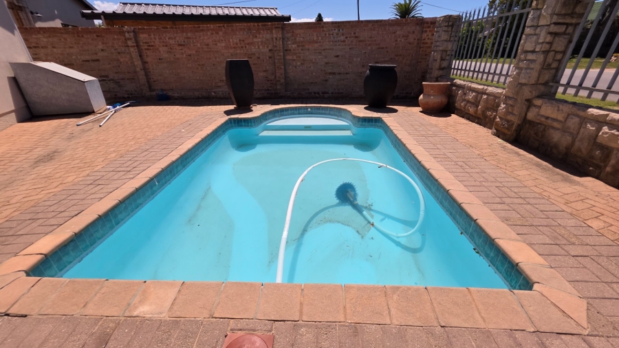 3 Bedroom Property for Sale in Hartenbos Central Western Cape